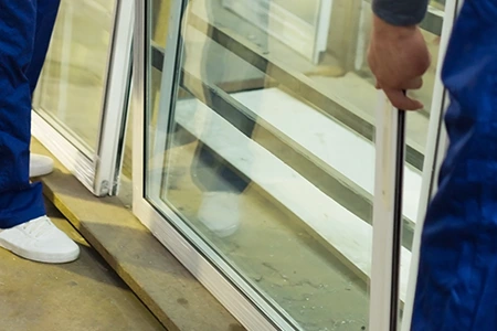 Commercial Glass Repair Technician in Palm River-Clair Mel, FL